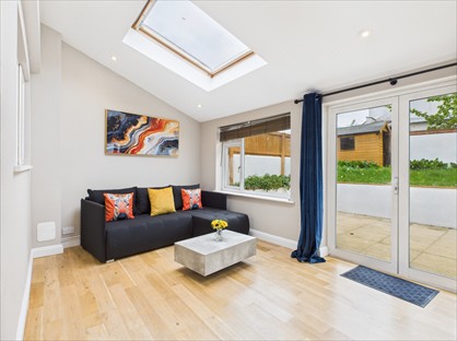 5 Bed Semi-Detached House, Queen Road, GL50