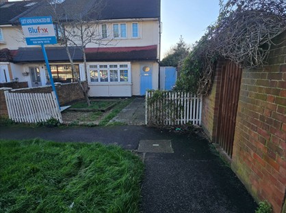 Studio Flat, Swan Close, TW13