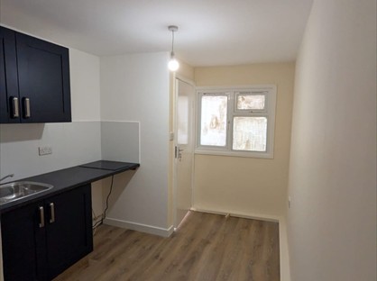 Studio Flat, Park Lane, N17