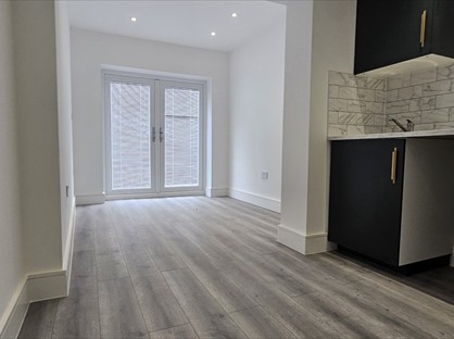 Studio Flat, Dacre Crescent, RM15