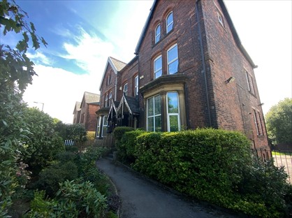 1 Bed Flat, Falinge Road, OL12