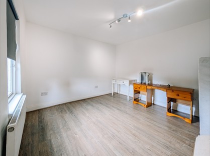 1 Bed Flat, Ongar Road, CM15