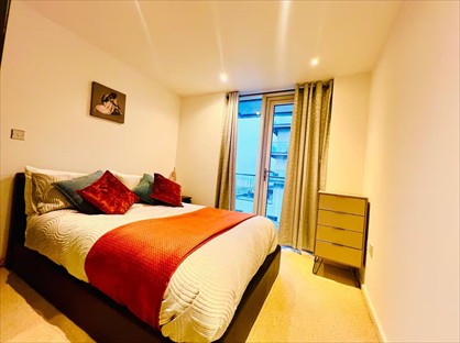 1 Bed Penthouse, Short Term Let, E14