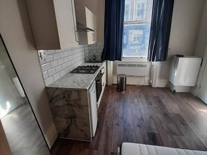 Studio Flat, Moreton Street, SW1V