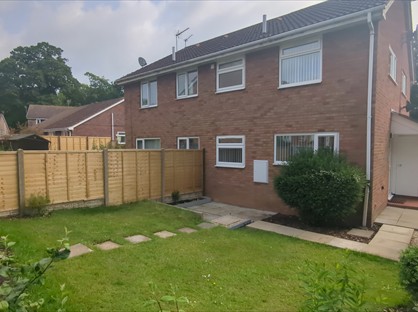 1 Bed Semi-Detached House, Greenways Close, YO16