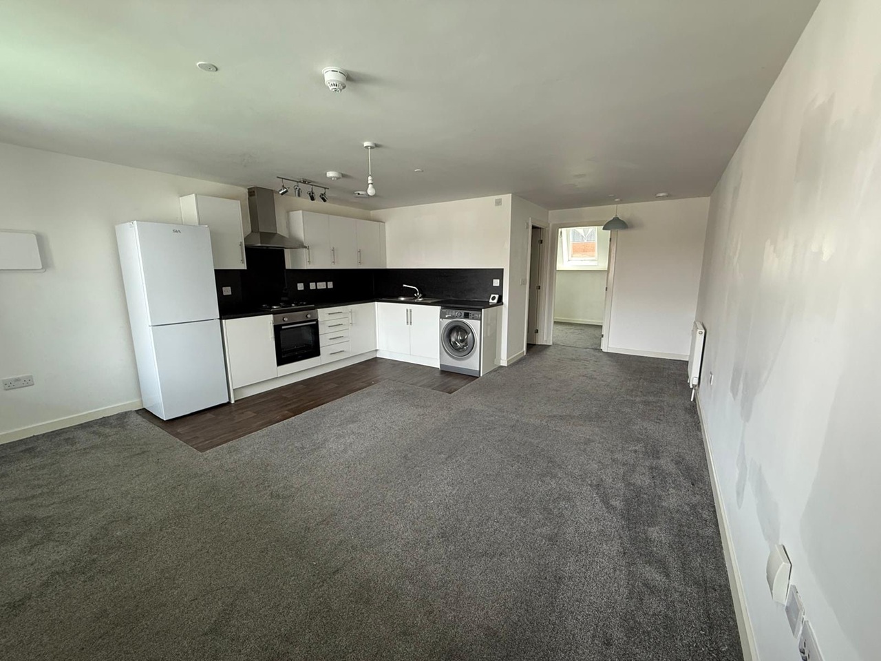 1 Bed Flat, West Court, BS3