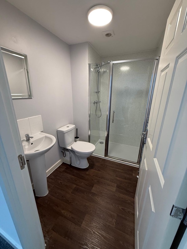 1 Bed Flat, West Court, BS3 photo 3