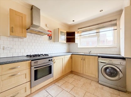 2 Bed Flat, Lymebrook Place, ST4