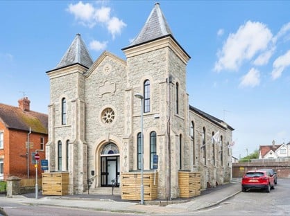 2 Bed Flat, Churchbury House, SP8