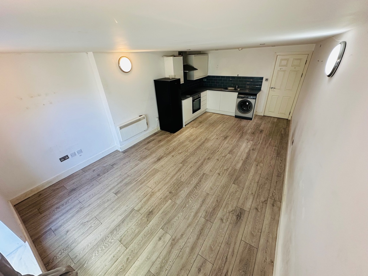 Crayford - 1 Bed Flat, Station Road, DA1 - To Rent Now for £1,199.00 p/m