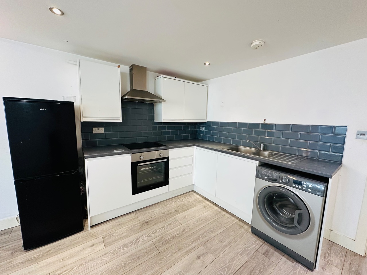 Crayford - 1 Bed Flat, Station Road, DA1 - To Rent Now for £1,199.00 p/m