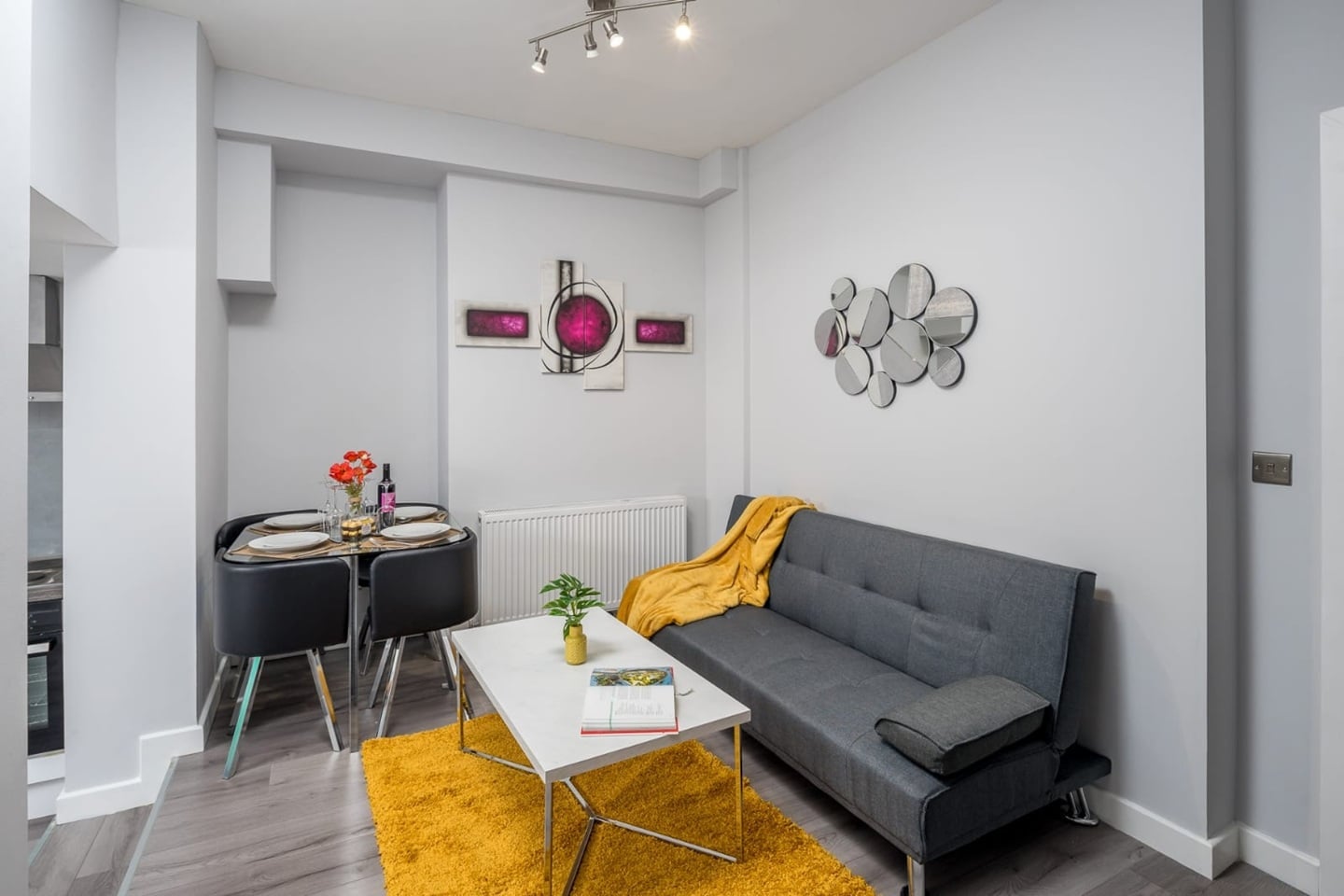 2 Bed Flat, Caedmon Road, N7 photo 2
