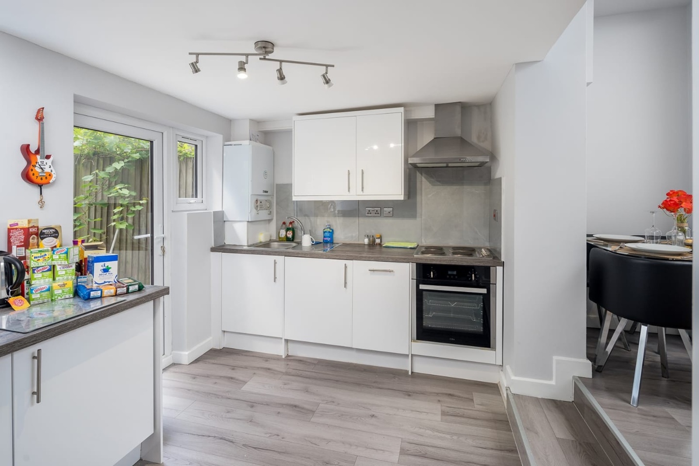 2 Bed Flat, Caedmon Road, N7 photo 5