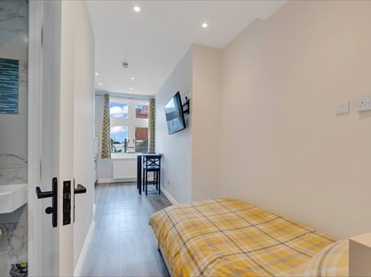 Studio Flat, Edgware Road, W2
