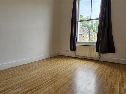 2 Bed Flat, Edenbridge Road, E9