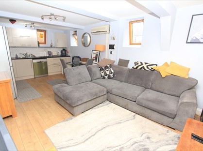 2 Bed Detached House, Colin Park Road, NW9