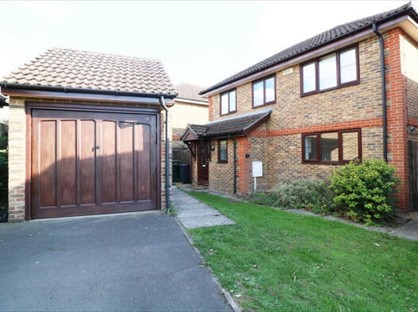 3 Bed Terraced House, Pondmore Way, TN25