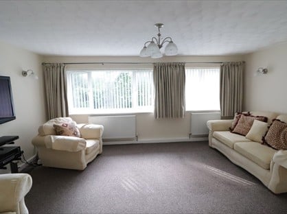 2 Bed Flat, Crosby, L23
