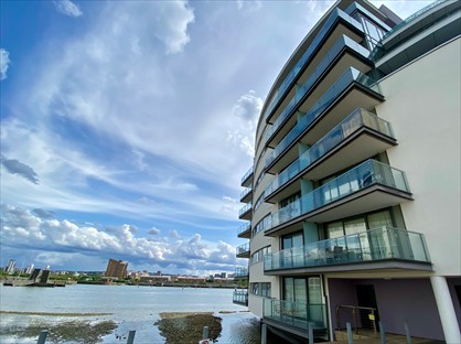 1 Bed Flat, The Helm, E16