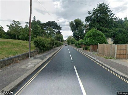 5 Bed Semi-Detached House, Upper Sunbury Road, TW12