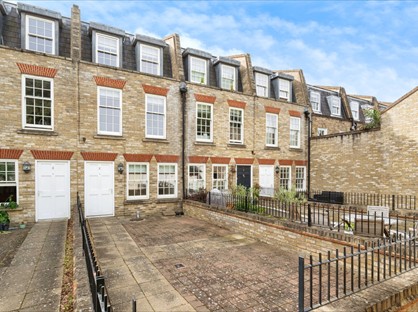 3 Bed Terraced House, Montague Mews, E3