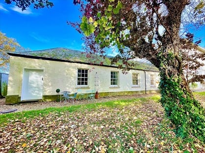 1 Bed Flat, Llancayo House, NP15