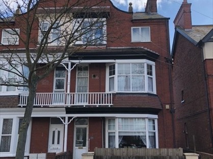 Studio Flat, Cardigan Road, YO15