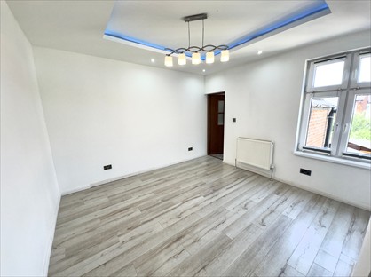 2 Bed Terraced House, Sandford Avenue, NG10
