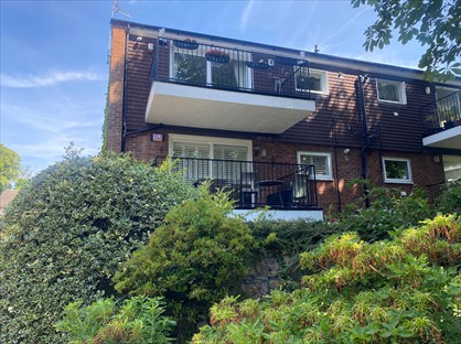 2 Bed Flat, Mosslea Park, L18