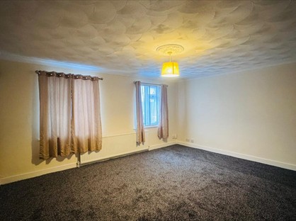 1 Bed Flat, Crow Lane, RM7