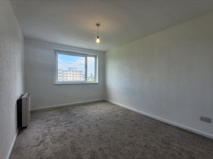 1 Bed Flat, Tilehurst Court, M7