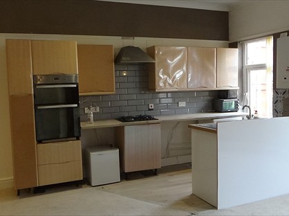 2 Bed Flat, The Crescent, CH48