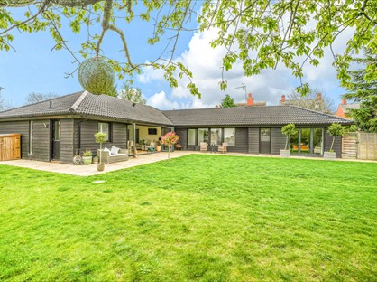 4 Bed Detached House, London Road, NN12