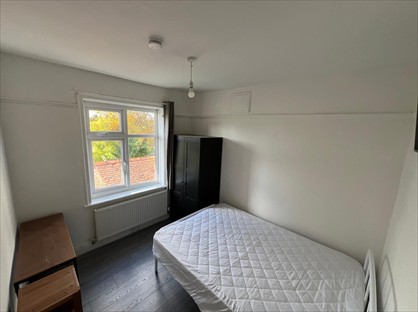 Room in a Shared House, Birchfields Road, M14