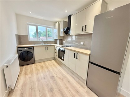 1 Bed Flat, Manor Road, IG7