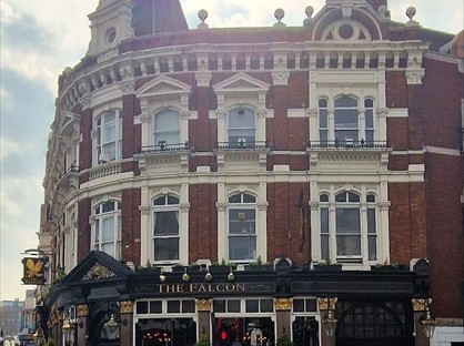 3 Bed Flat, St. John's Hill, SW11