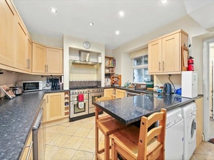 3 Bed Terraced House, Dale Road, DE4