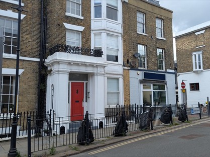 1 Bed Flat, Castle Street, CT16