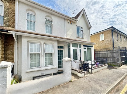 3 Bed Terraced House, Osborne Road, ME7