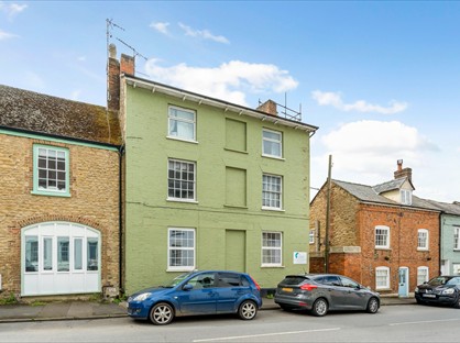 1 Bed Flat, London Street, SN7