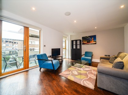 2 Bed Flat, Cyrus Street, EC1V