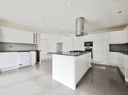 5 Bed Semi-Detached House, The Paddocks, HA9