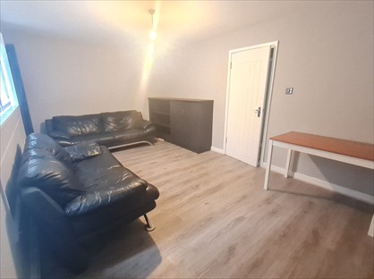 2 Bed Flat, Alexandra Road, TW3