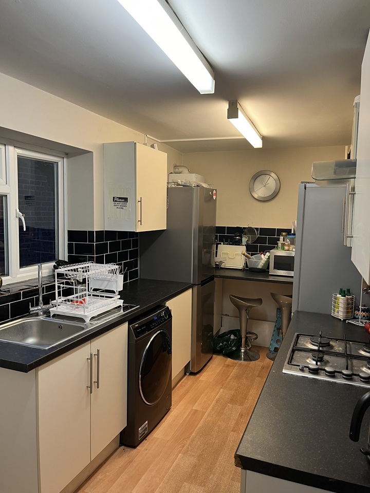 Additional image 6 of Room in a Shared House, Waylen Street, RG1, N1 7GU