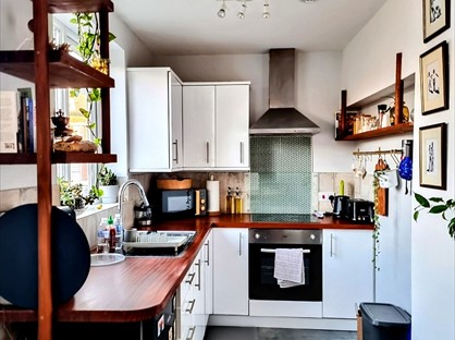 1 Bed Flat, Crescent Road, CT11