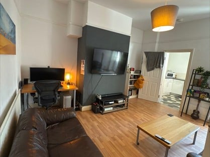 2 Bed Flat, Forsyth Road, NE2