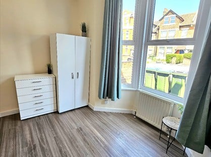 Room in a Shared Flat, Charlton Church Lane, SE7