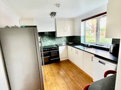 Room in a Shared House, Horndean Close, SW15