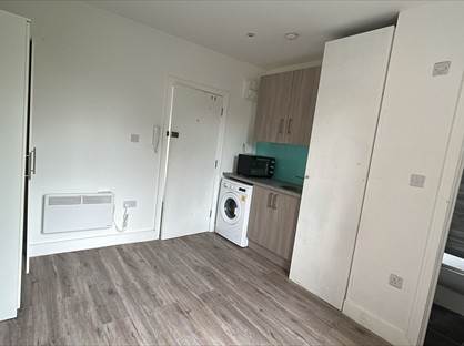 Studio Flat, Regents Park Road, N3
