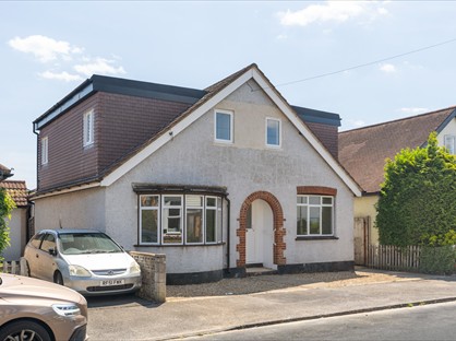 3 Bed Flat, Wellington Road, TW15